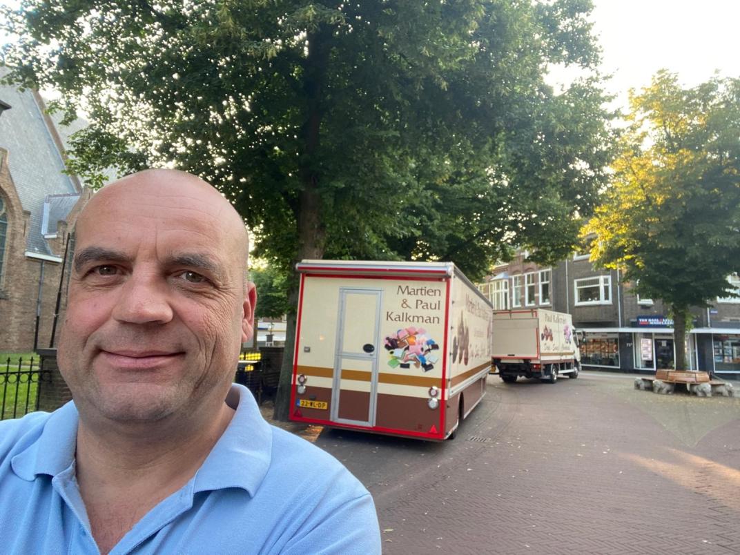 Een selfie van wethouder Werner van Damme bij de markt in Oud Rijswijk